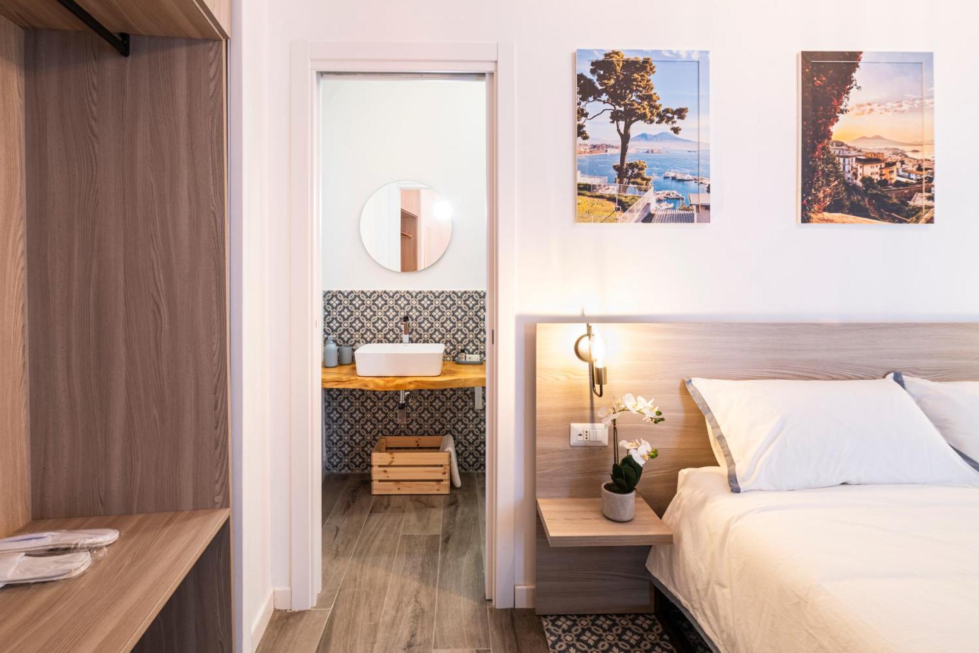 Santa Teresa Luxury Rooms Napoli Eksteriør bilde